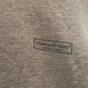 Vineyard Vines long sleeve t-shirt Size small